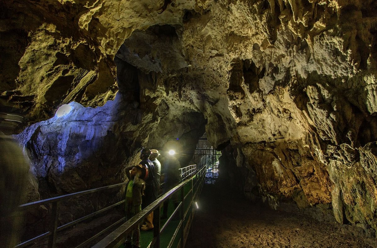 image https://www.bellegra.eu/immagini_articoli/1678181755_grotte-dell-arco.jpg